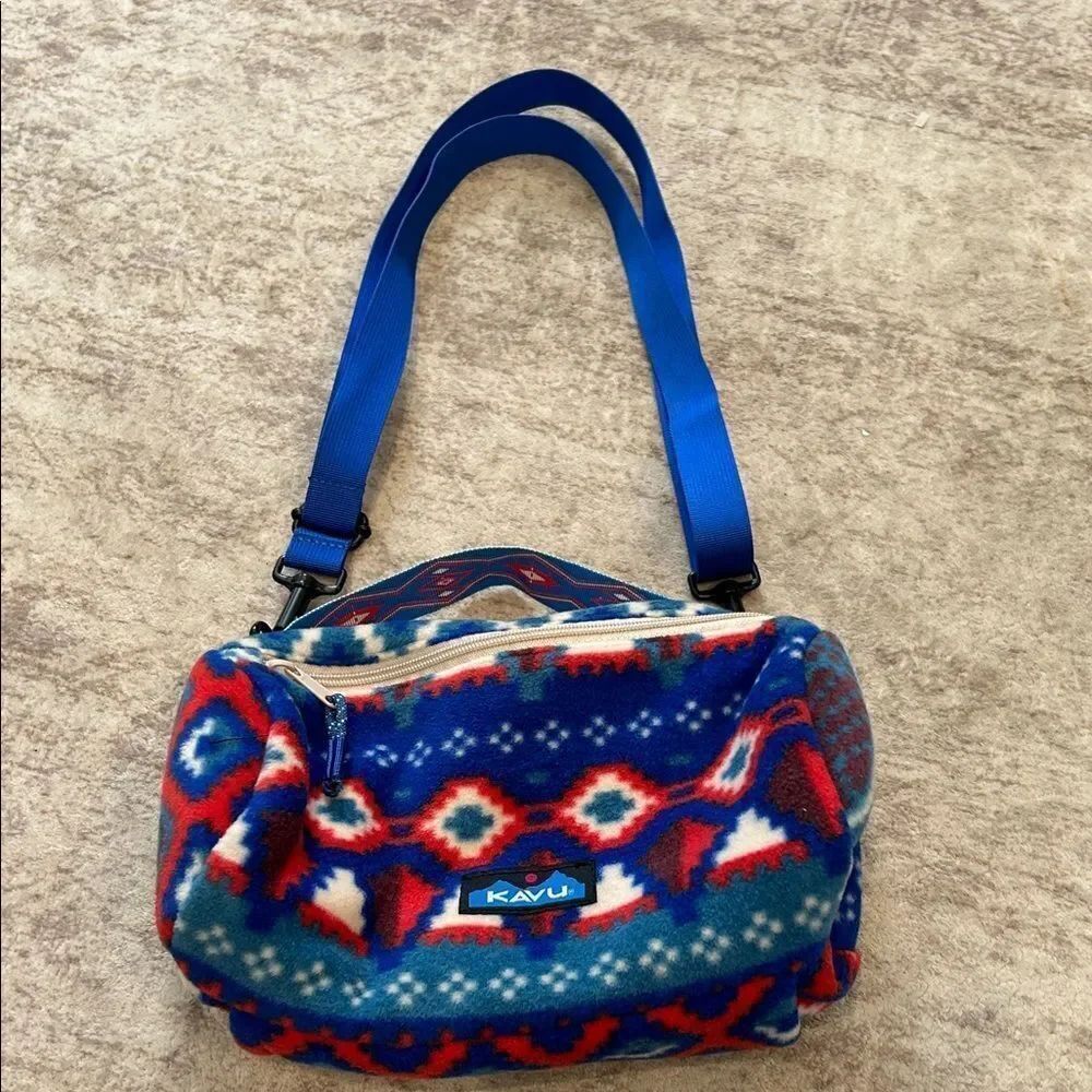 KAVU Multicolor Geometric fleece Crossbody Bag